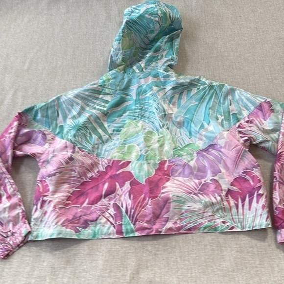 Nike CT6073-496 Women's Sportswear Windrunner Cropped Jacket Floral Large - Picture 6 of 9